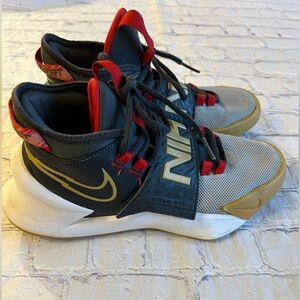 NIKE FUTURE COURT BLACK/RED/GOLD YOUTH SIZE 5 BASKETBALL SHOES FROM (2020)